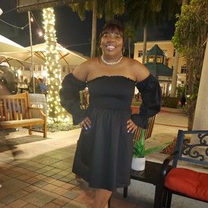 Meet your Posher, Lakeisa